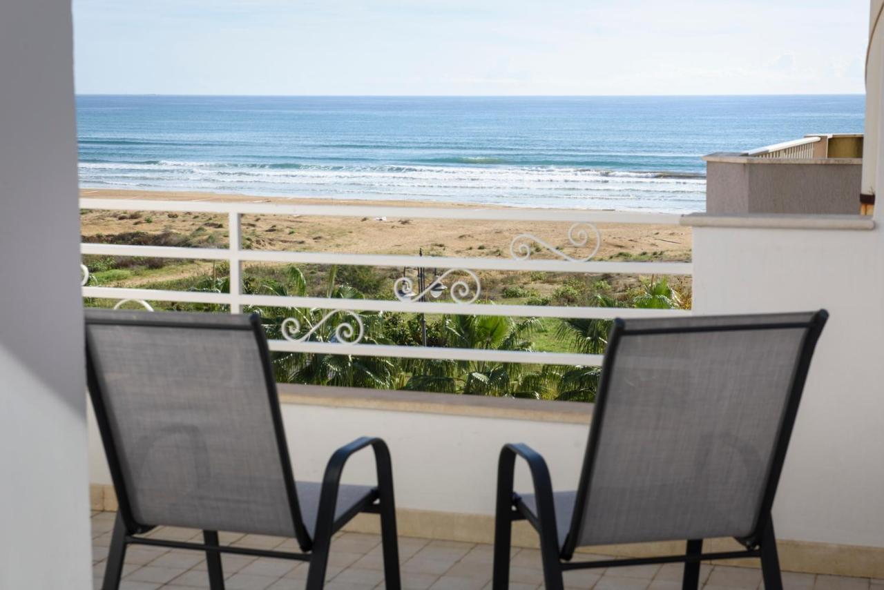 Madagi Beachfront Apartments Pozzallo Extérieur photo